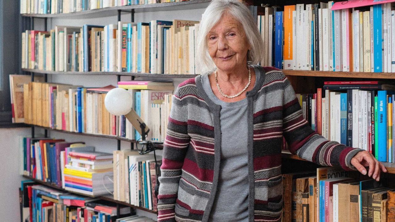 Polémica por la herencia de Beatriz Sarlo: el encargado del edificio donde vivía reclama su departamento