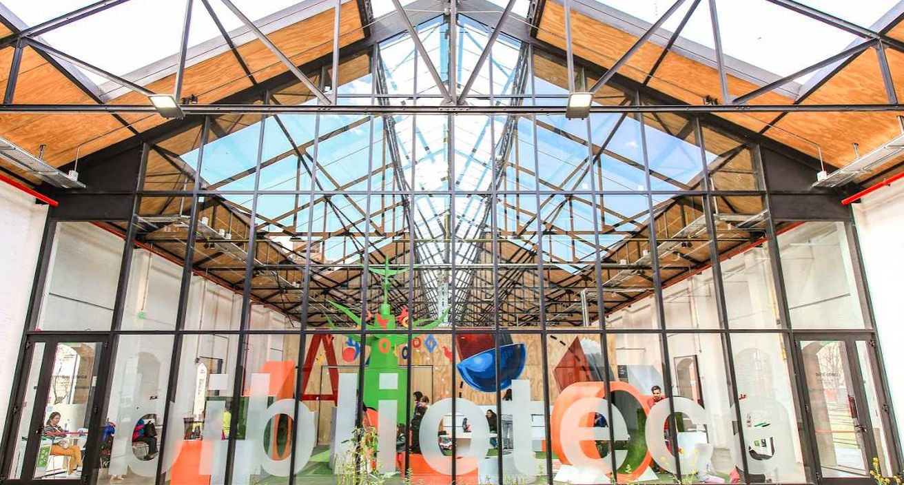 Las bibliotecas públicas porteñas reactivan el sistema de préstamo y devolución de libros
