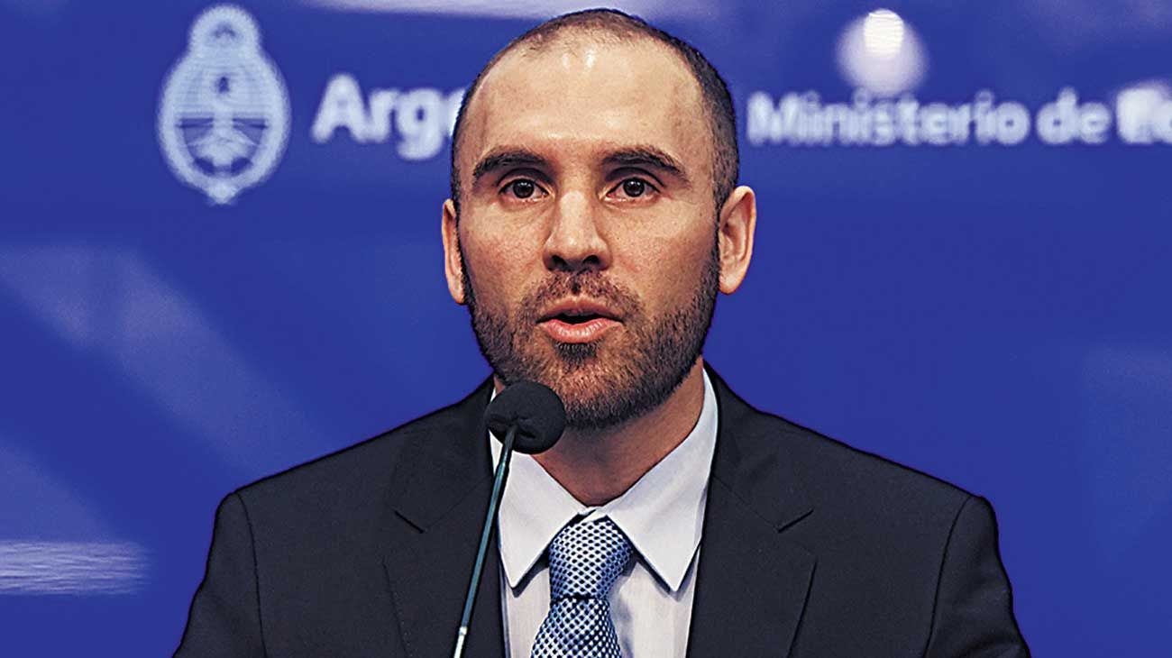 "Argentina no puede pagar más a acreedores", escribió Guzmán en Financial Times