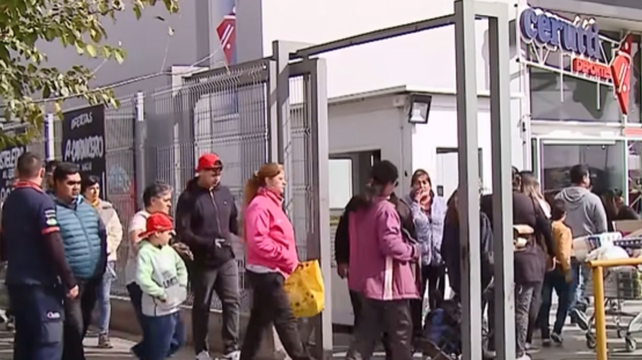 Tsunami chileno en Mendoza: crecen los tours de compras para aprovechar el "Hot Argentina"