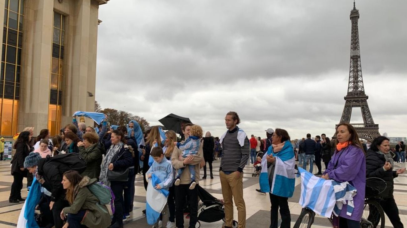 Cientos de argentinos acompañan la Marcha del Millón en el resto del mundo