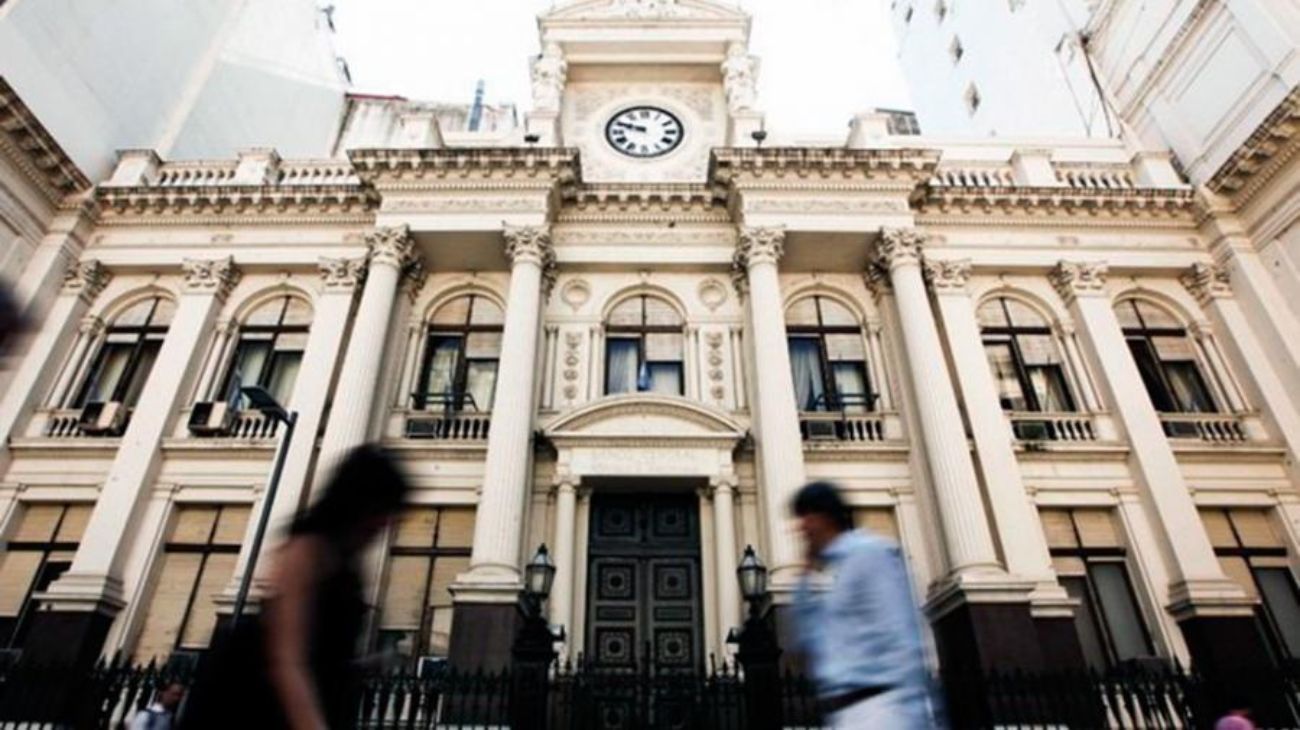 El Banco Central espera con urgencia los dólares del FMI