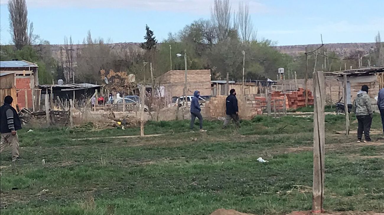 Productores de frutas advierten que desalojarán tomas de tierras con tractores