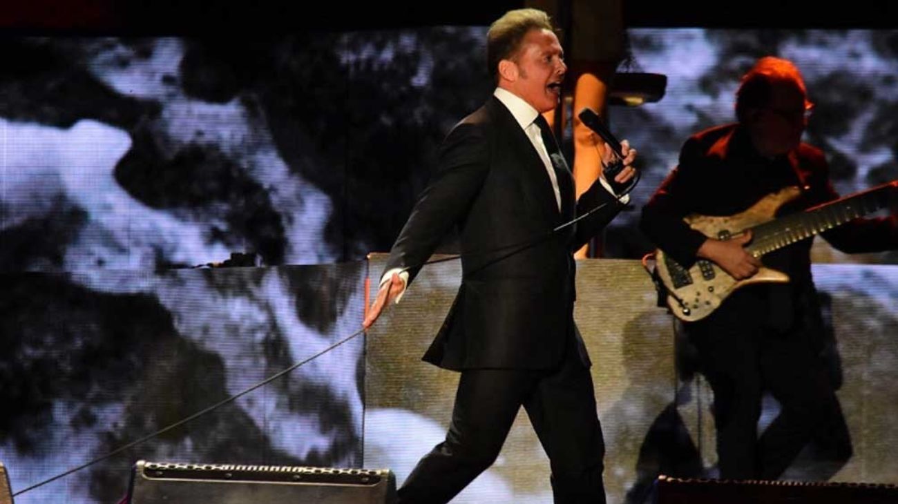 Luis Miguel sigue arrasando
