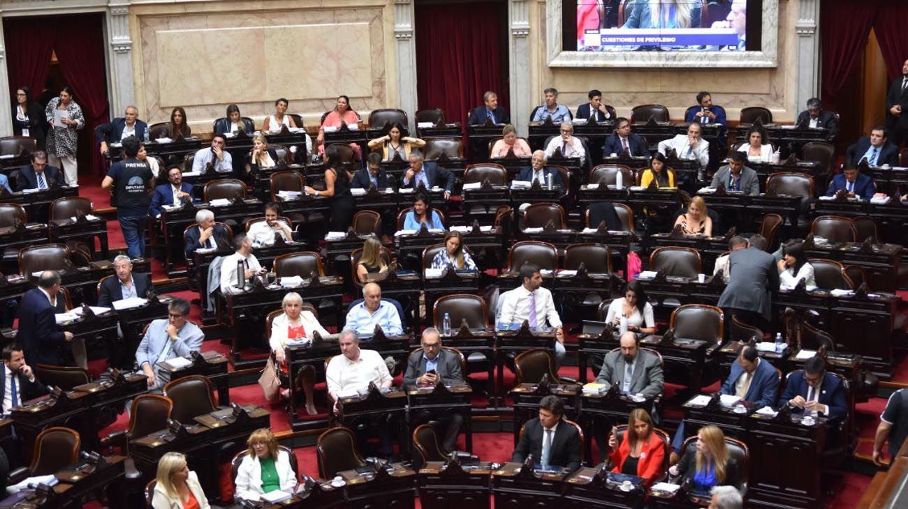 El Gobierno negocia dos temas específicos para lograr la aprobación de la Ley de Bases