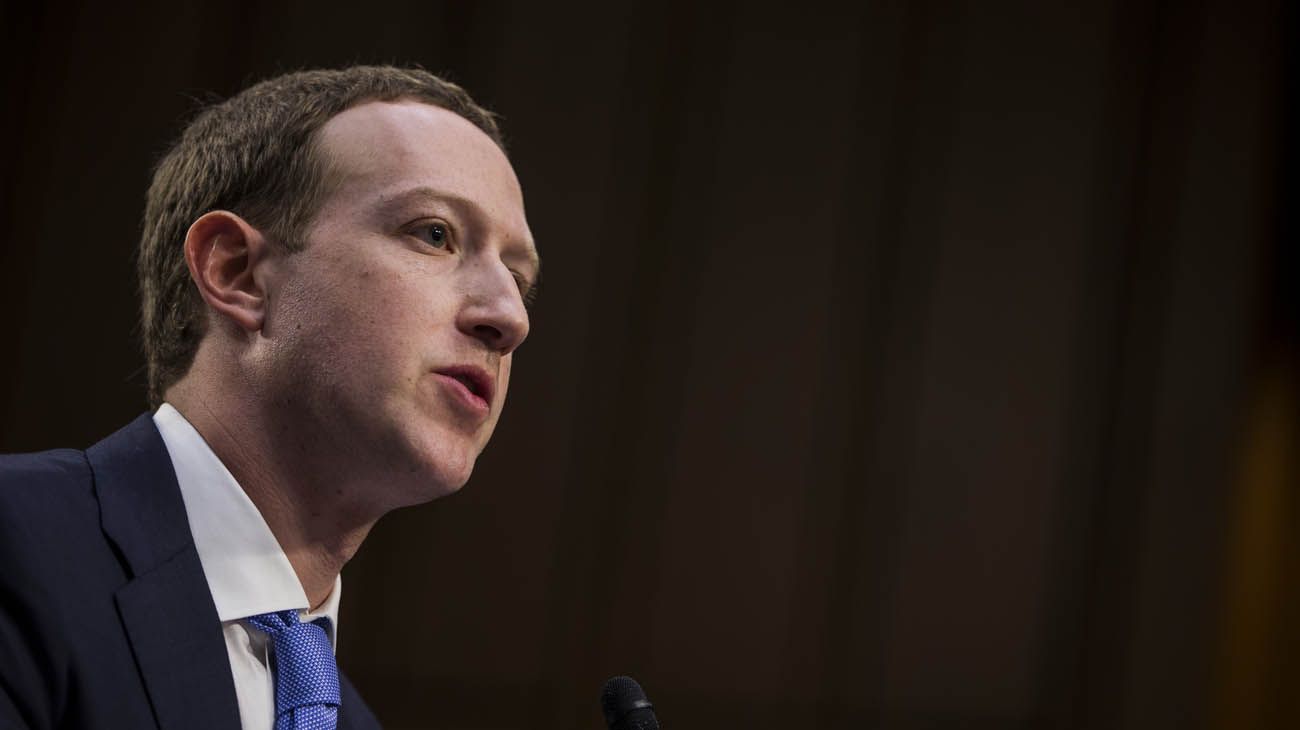 Mark Zuckerberg festeja sus 36 años aislado y preocupado por la seguridad de Facebook