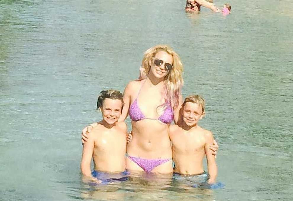Britney Spears, escultural en bikini