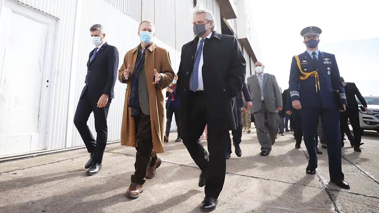 Fernández, en campaña: entre las críticas a Macri y las recorridas por tierra hostil