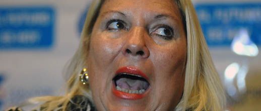 Carrió pidió a los políticos que no vayan a la marcha del 8N
