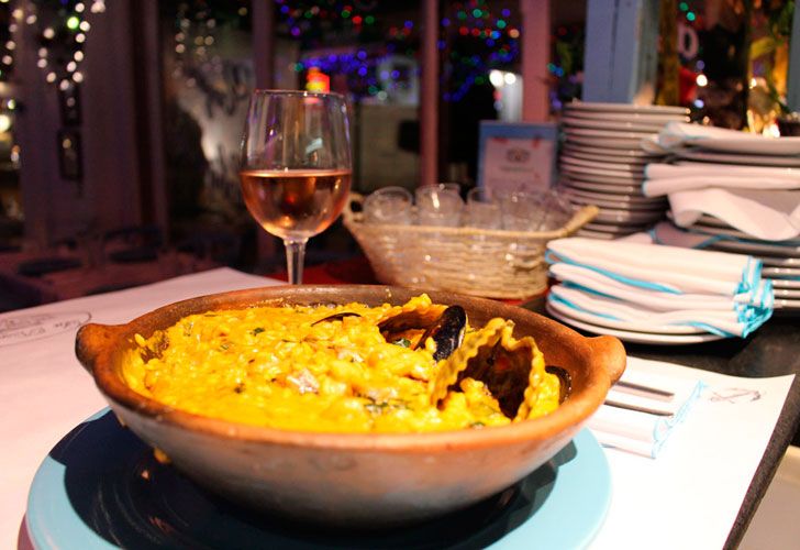 Cómo preparar arroz con mariscos y leche de coco