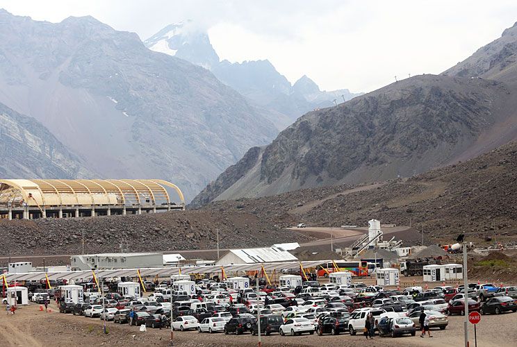 Miles de argentinos ya cruzaron a Chile para ver al papa Francisco