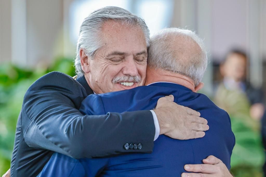 El abrazo de Alberto Fernández y Lula, una renovación de votos tras 200 años de relaciones bilaterales