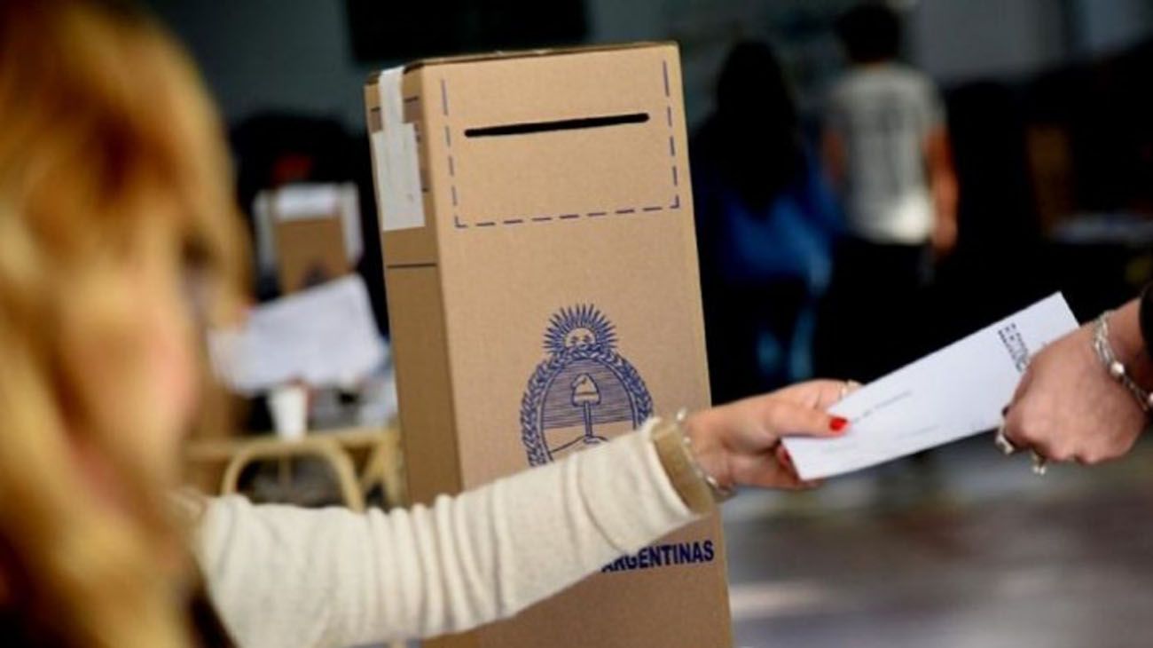 Degradar la democracia para vivir en autocracia