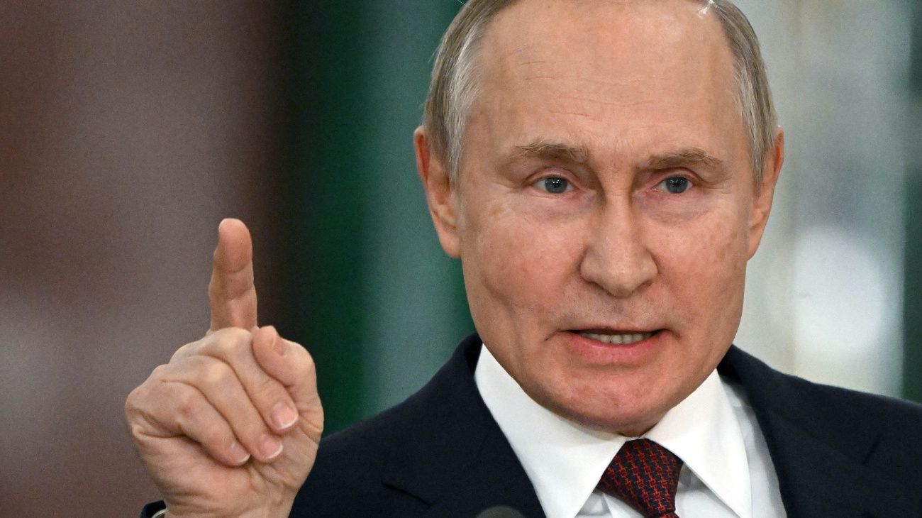 Analista ruso afirma que Putin está siendo medicado pero que "su final ya está a la vista"
