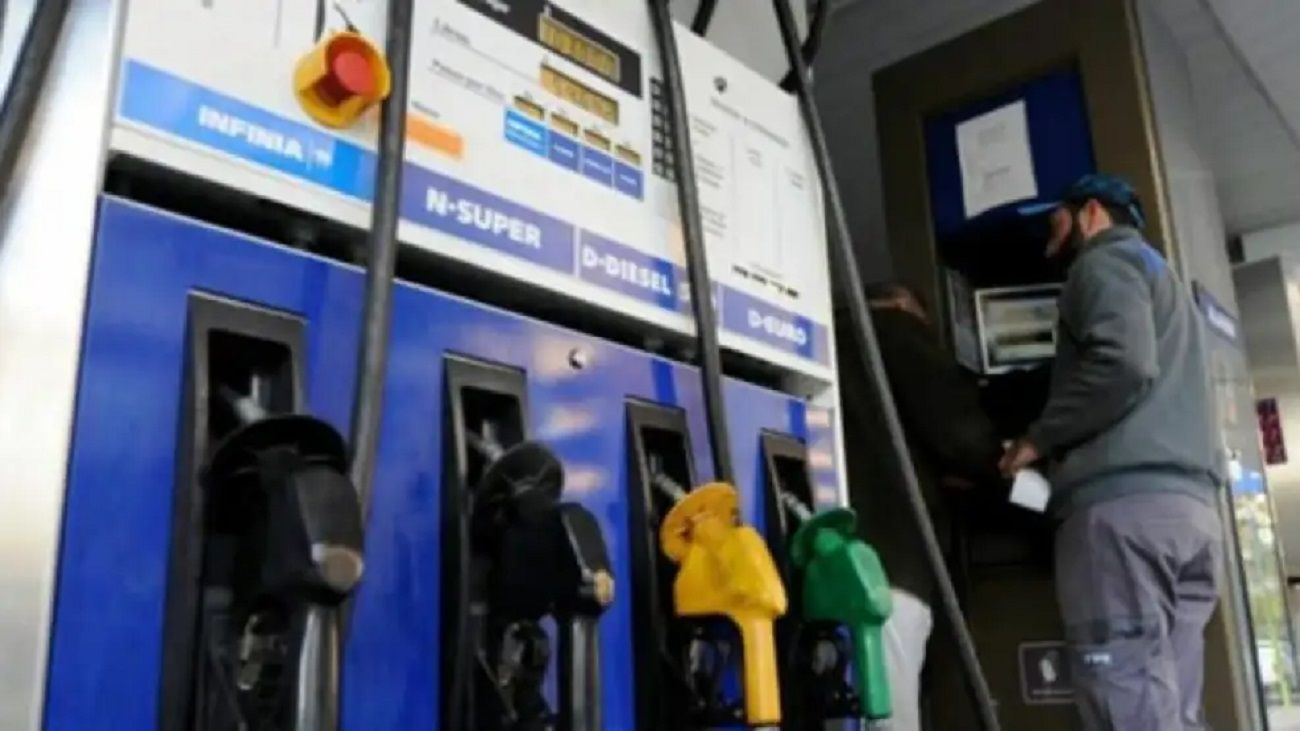 Cayó el consumo de combustibles un 23%: “La baja más grande se da en premium”