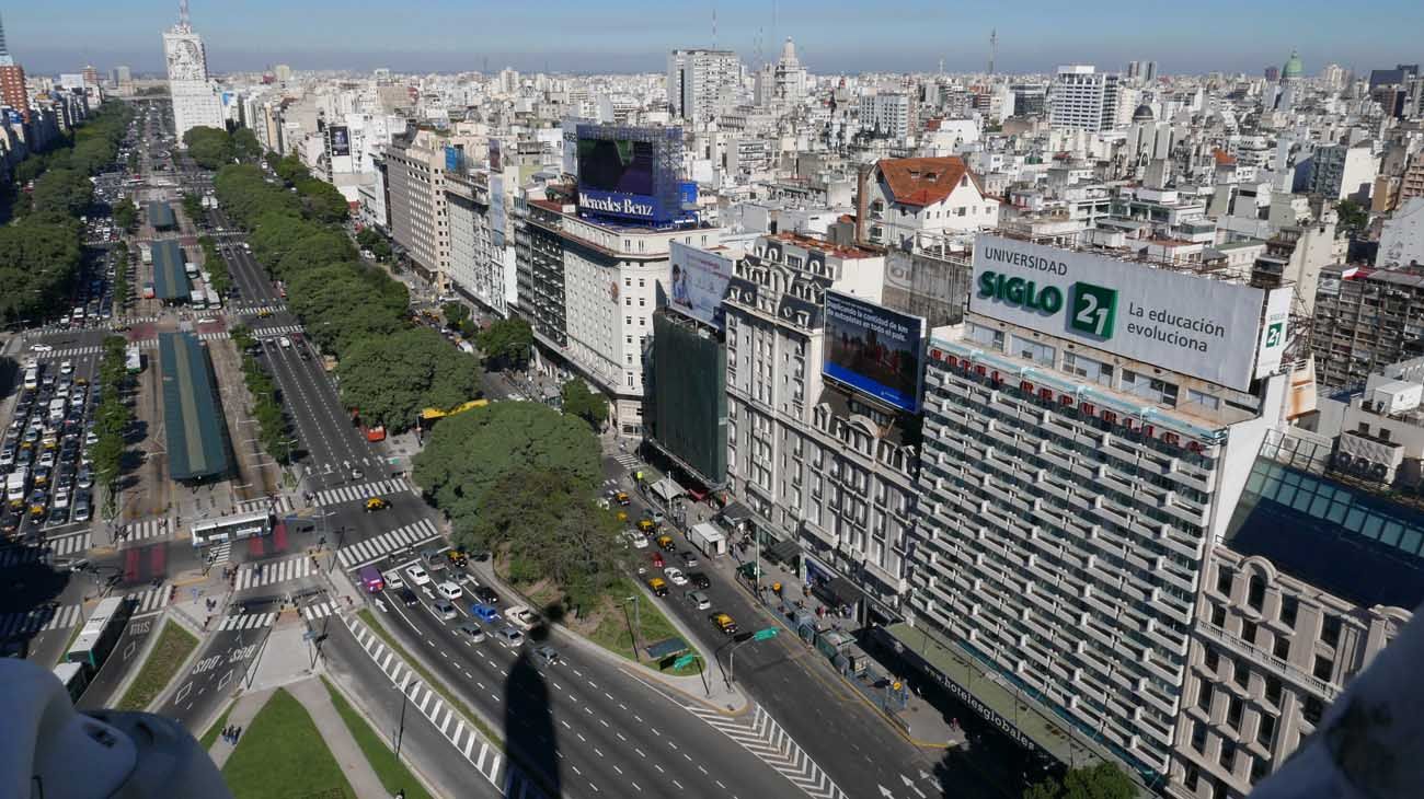 Experiencia única: 35 vecinos subieron por primera vez al Obelisco