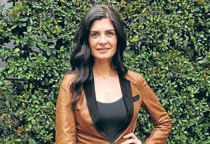 “Cada vez que salgo del país, pongo actriz”