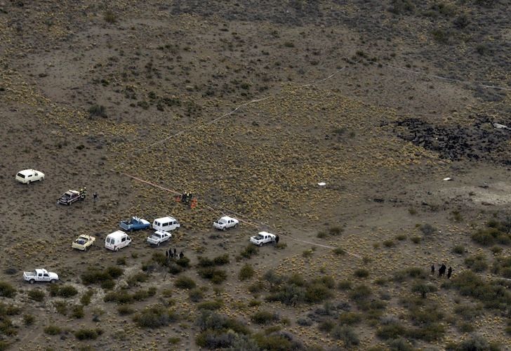 Habrían enterrado restos humanos donde se estrelló el avión de Sol