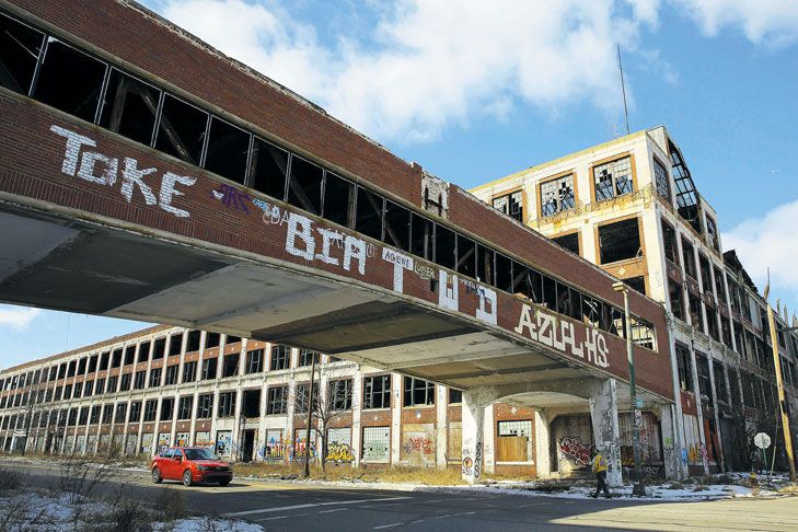 Adiós a la cuna del automóvil de los EE.UU.: quebró Detroit