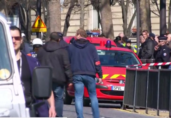 Atentado en la sede del FMI en París