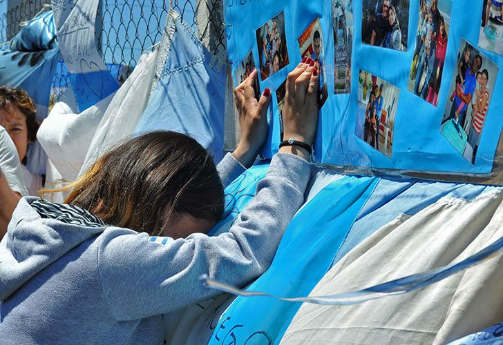 Familiares de los tripulantes le piden a Macri "que dé la cara"