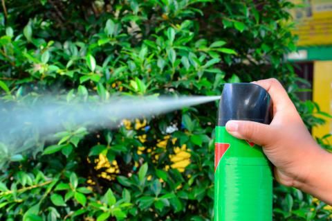 ANMAT advirtió de un "retiro preventivo" de insecticidas de Fuyi y Raid