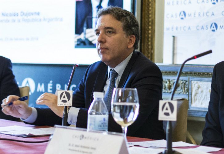 Un economista cruzó a Dujovne por las cifras de pobreza: "Usted está mintiendo"