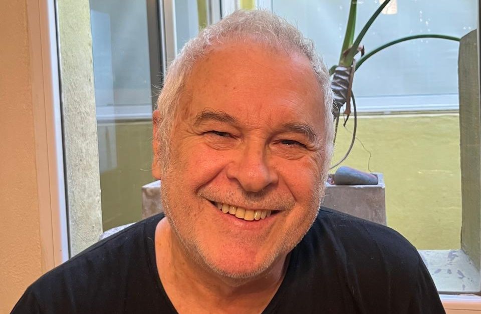 "La necesidad de expresarnos y hablar de lo que nos importa es lo que nos mantiene pie", dice el director Lizardo Laphitz