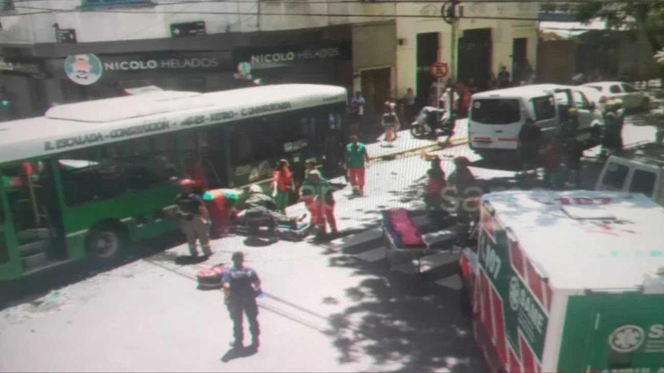 Constitución: choque entre un colectivo y una combi dejó siete heridos