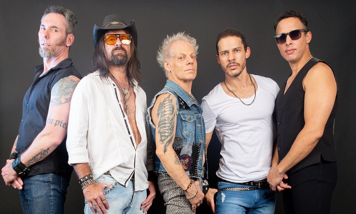 Este finde Bravo y Opera Prima Rock se disputarán la atención del público con dos shows increíbles
