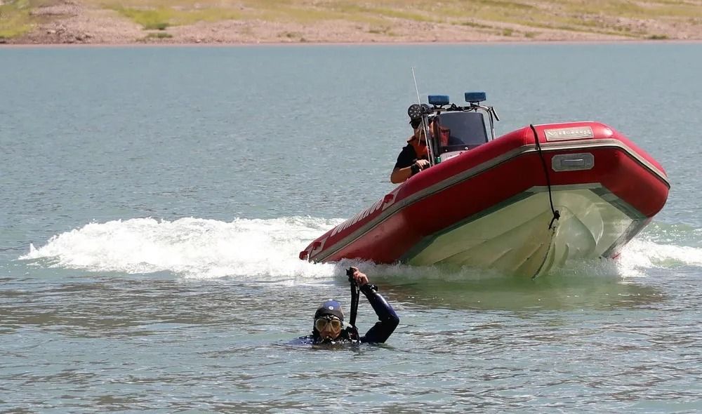 Encuentran el cuerpo de un joven que estaba desaparecido en el dique de Potrerillos