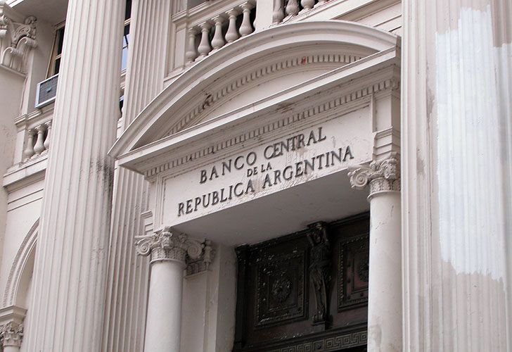 Con el dólar arriba de $20, el Banco Central mantuvo la tasa