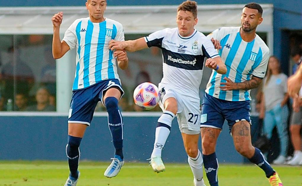 Gimnasia se dio un gran gusto y le ganó bien a Racing en el Bosque: 3-1