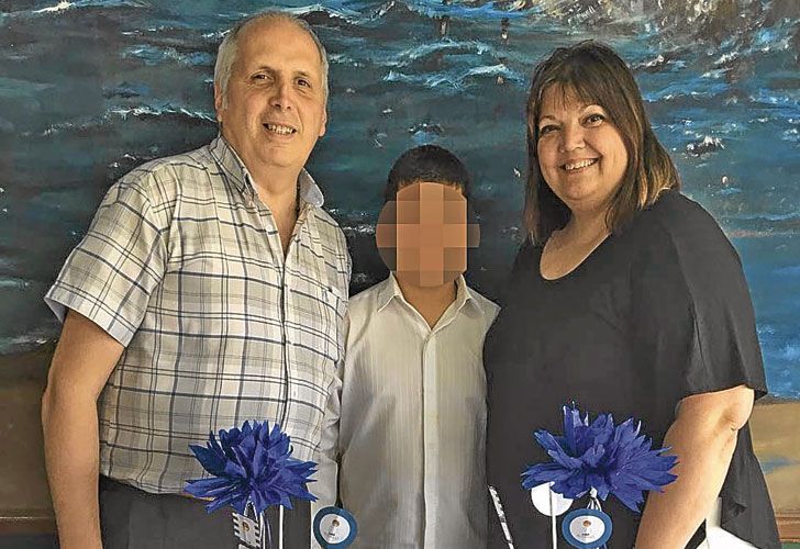 Cuatro familias unidas por la adopción de hermanos