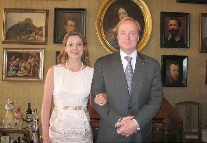 Un primo de Guillermo y Máxima dice que le corresponde el trono de España
