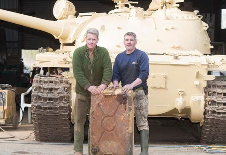 Un coleccionista de unidades militares encontró oro en un tanque soviético