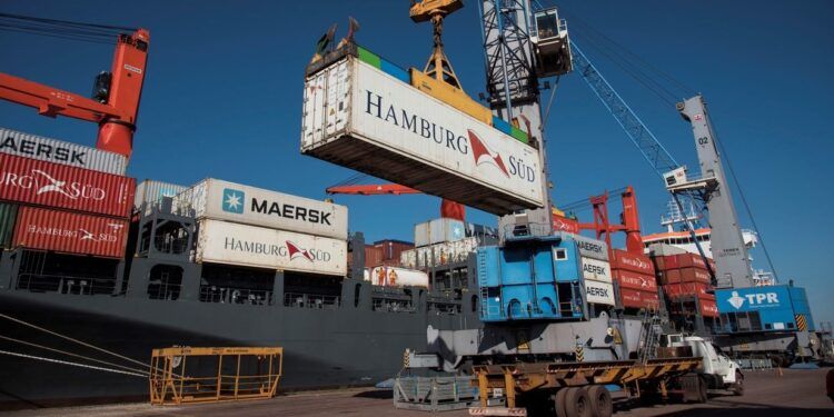 El Gobierno amplía el Régimen de Aduana en Factoría para abrirlo a más industrias