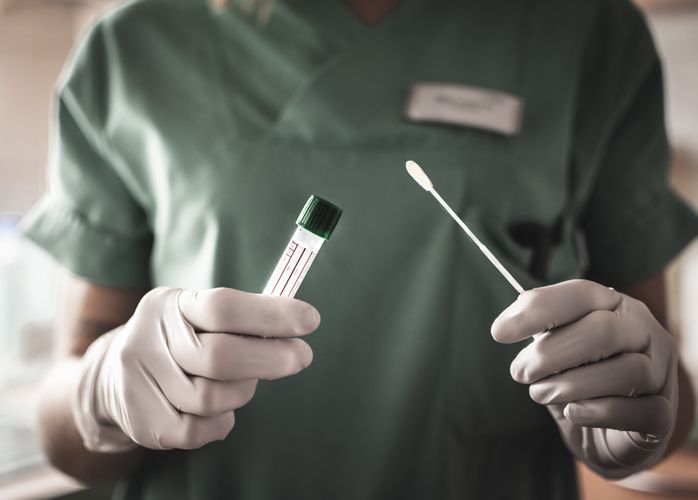 Estados Unidos aprueba un test que diagnostica covid-19 en 10 minutos
