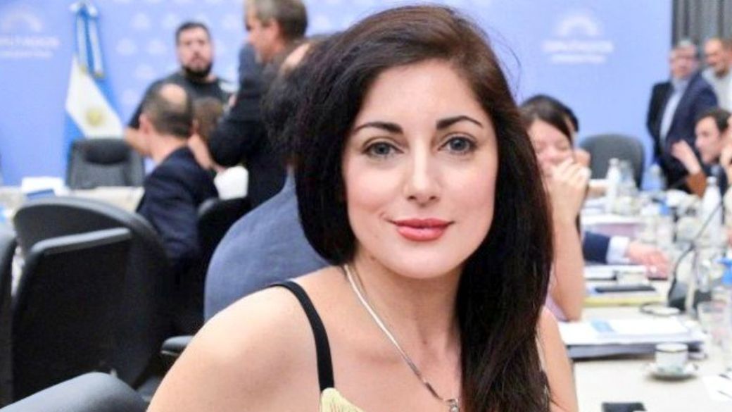 Juliana Santillán culpó a su CM por el error sobre “Checoslovaquia”: “Errar es humano"