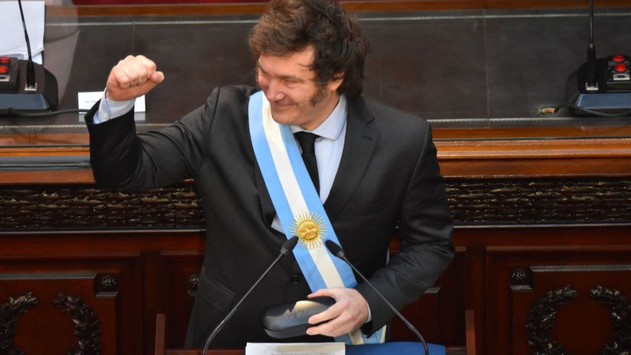 Javier Milei reveló cuándo levantará el cepo cambiario: "Si me ponen U$S15.000 millones, abro mañana"