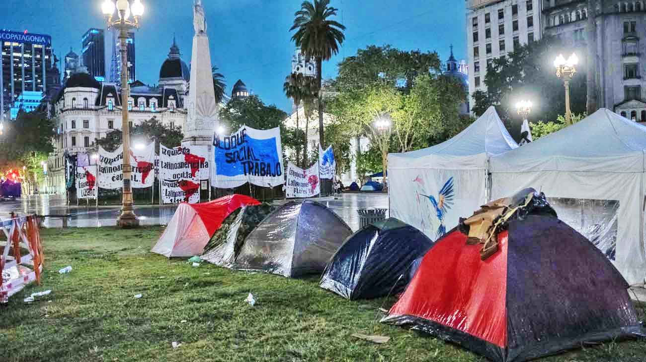 Con dudas, los piqueteros duros levantaron el acampe