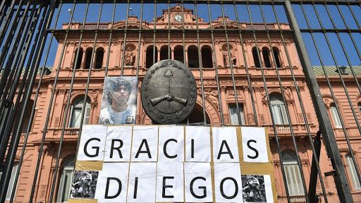 El último adiós a Diego Maradona: "Superó la condición de admirado para convertirse en ídolo"