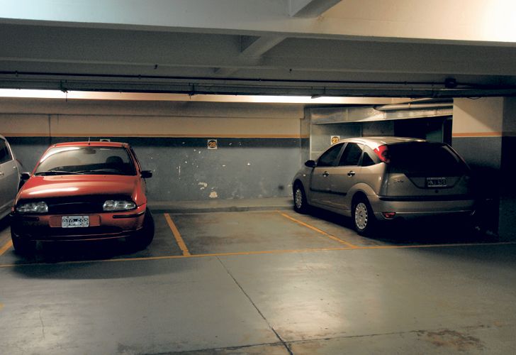 Una cochera ya cuesta lo mismo que un departamento