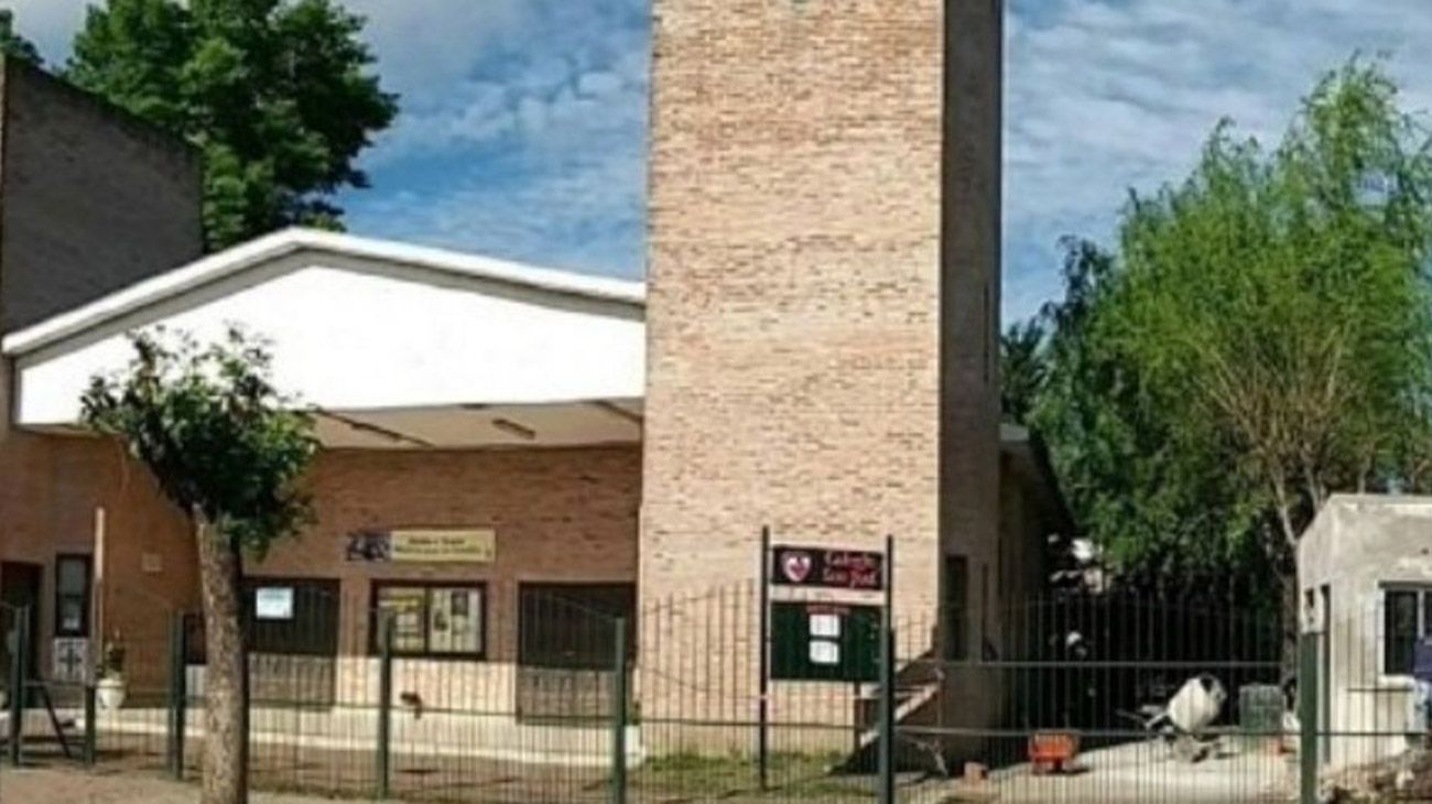 Pilar: un colegio quiere prohibir el uso de polleras para "evitar tentaciones"