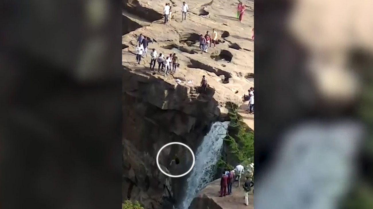 Se quiso sacar una selfie y cayó desde 50 metros desde una catarata
