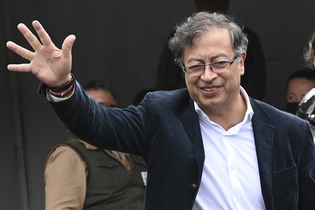 Quién es Gustavo Petro, un exguerrillero autoritario que llevó a la izquierda al poder en Colombia