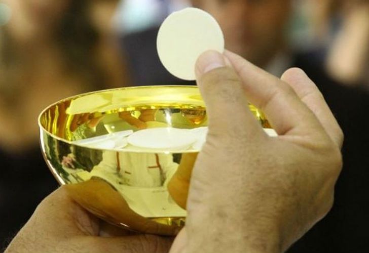 Ni hostias quedan en Venezuela: Colombia ayudó con una donación para Semana Santa