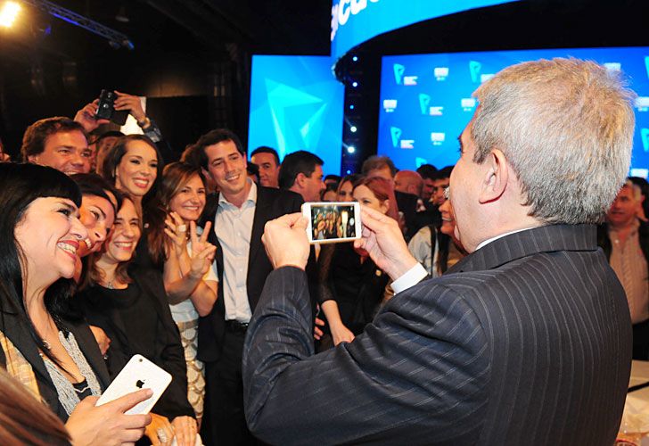 Como CFK, Scioli también arma su ejército de famosos