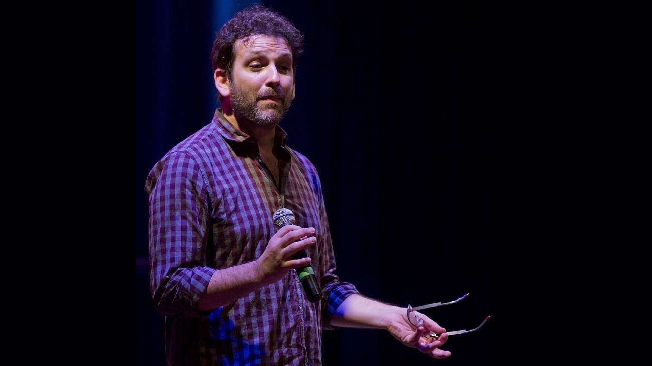 Cómo los relatos bíblicos sirven para explicar el presente: entrevista con el escritor Gonzalo Garcés