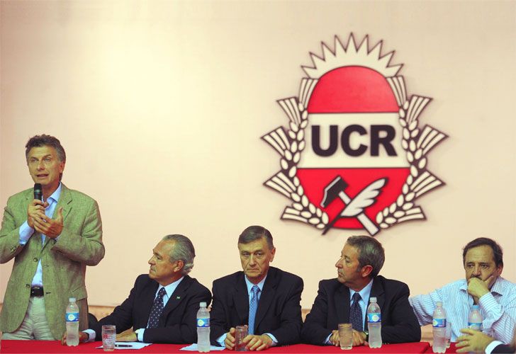 UNEN se lanza mirando hacia Macri